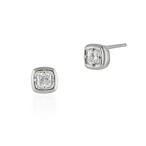 プラチナ ピアス