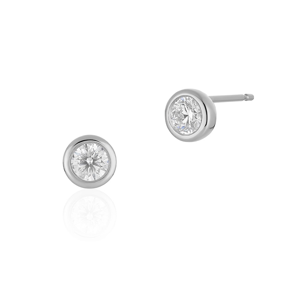 プラチナ ピアス