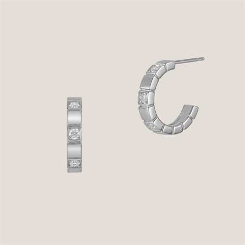 プラチナ ピアス