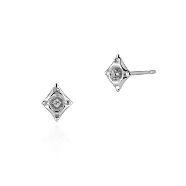 プラチナ ピアス