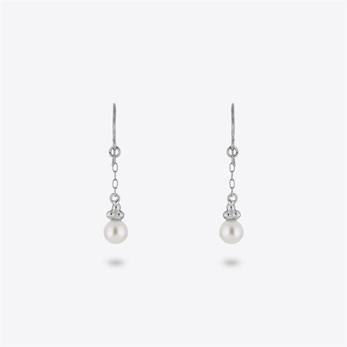 プラチナ ピアス
