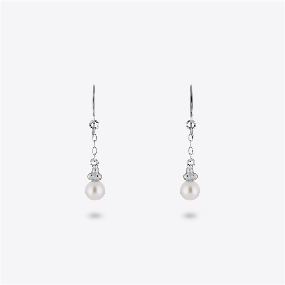 プラチナ ピアス