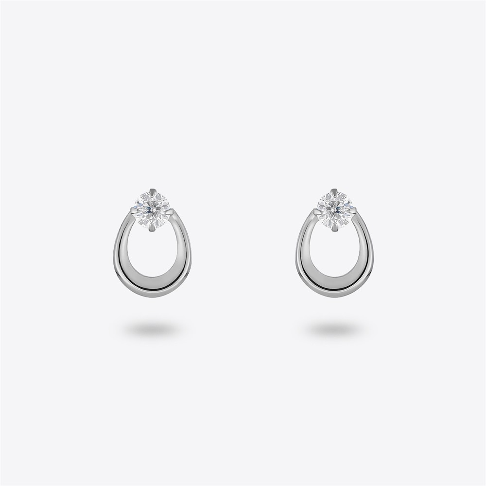プラチナ ピアス